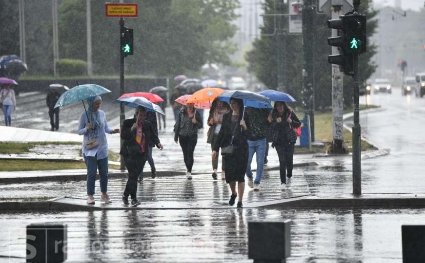 Pljuskovi i grmljavina širom BiH: Temperatura u padu, a evo kada se vraća vrućina